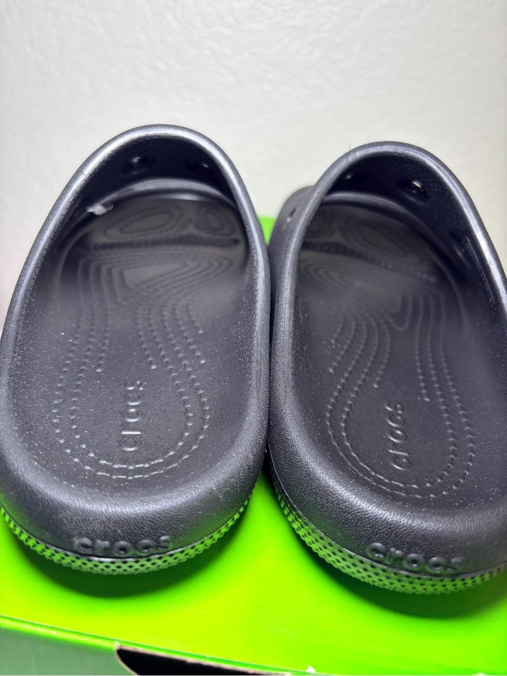 Crocs Classic Sandal v2 Black Men 3/Women 5 New in box with tags. - Picture 4 of 10